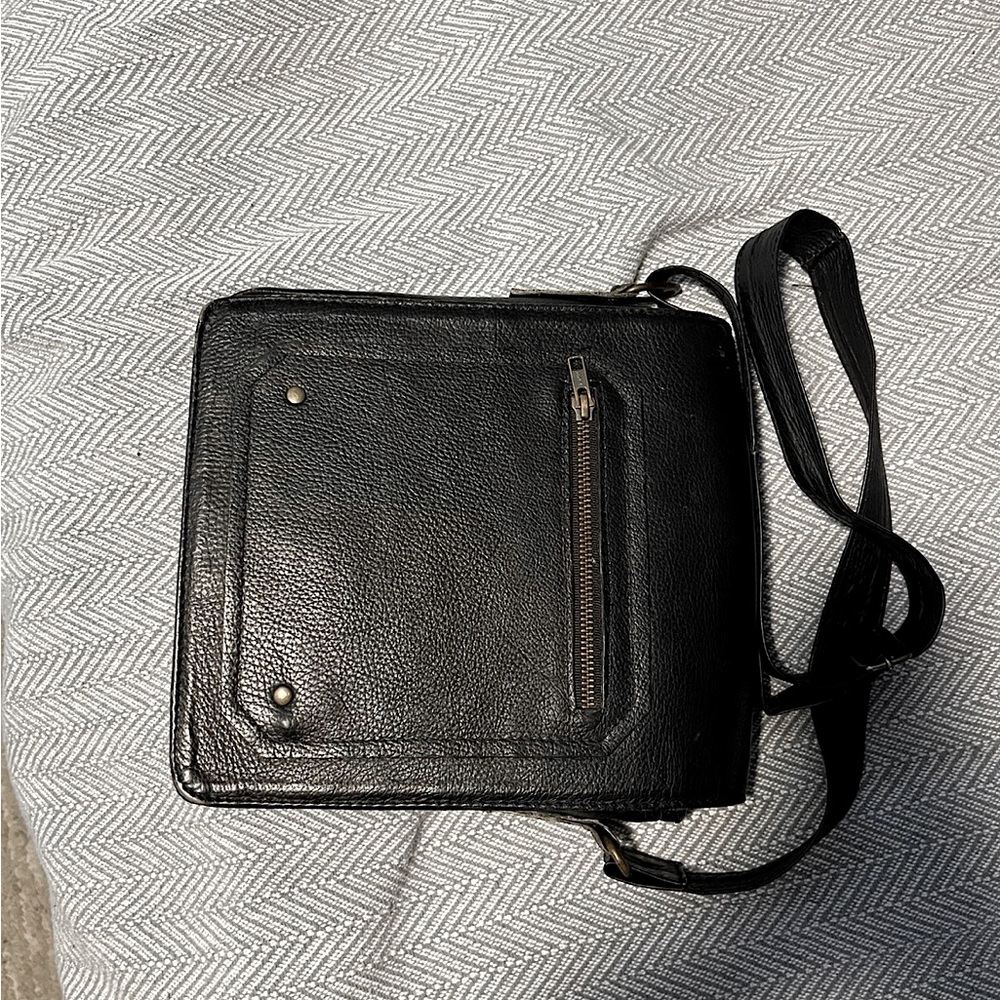 Leather messenger bag